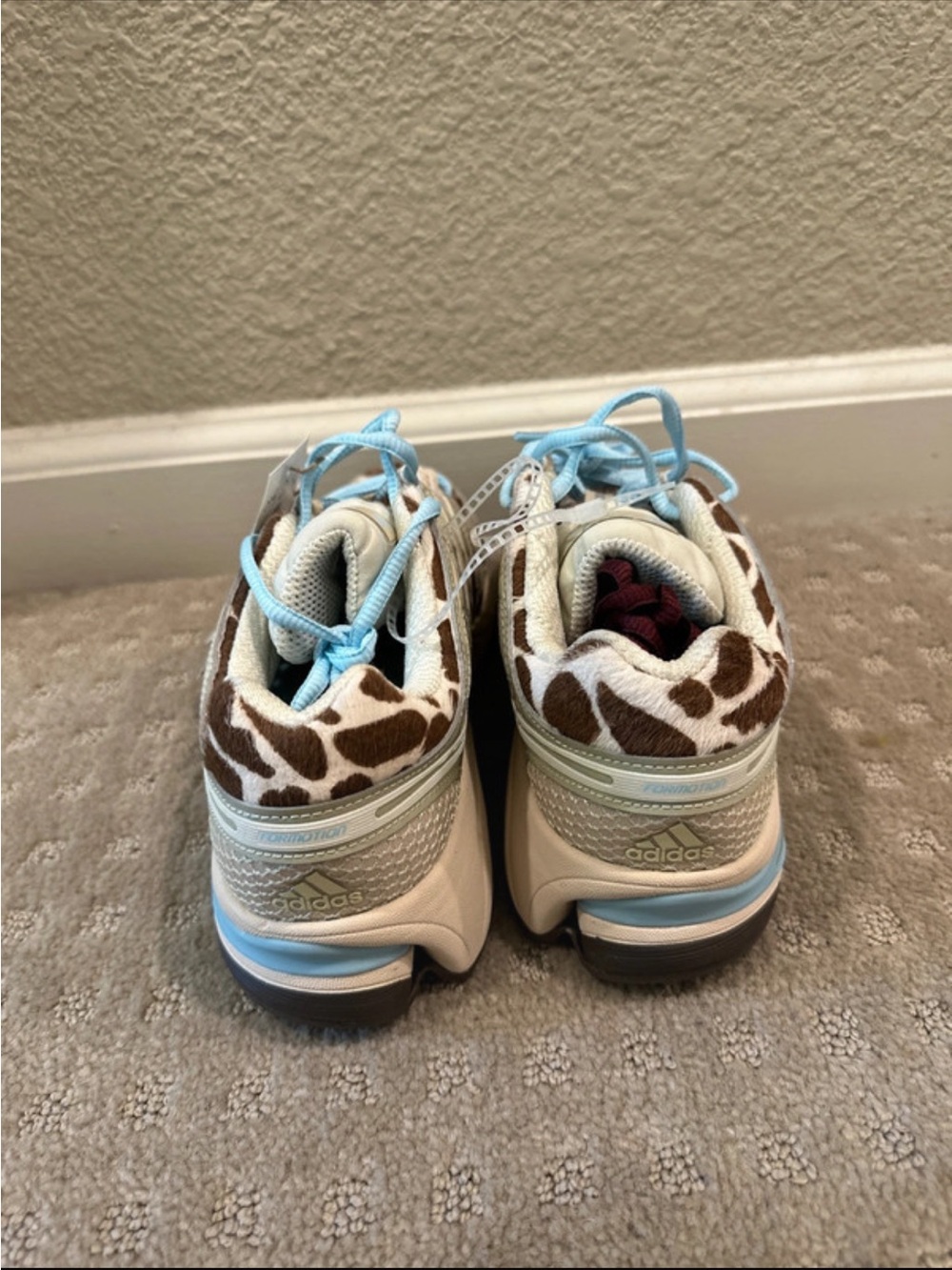 adidas Girls Giraffe Print Sneakers with Light Blue Laces - Picture 6 of 7